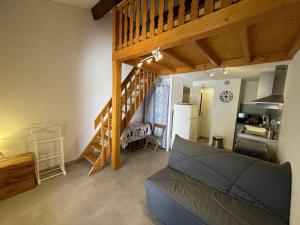 Pavillon climatisé avec mezzanine, 4 couchages, proche plage et commerces, parking privé, St-Cyprien - FR-1-106-105