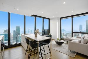 Level 55-Pure Elegance Urban Skyline Views 2B2B