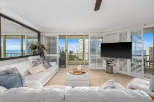 Contessa Queen - Main Beach