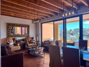 Lovely 3BD 4BA APT Pool Gym Parking