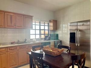 2BD Peaceful House Private Heated Pool, Gym, BBQ