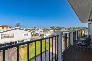 Bradenton Beach 3BR Balcony & Easy Beach Access