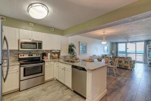 Pelican Beach 0413 by Pelican Beach Management