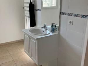 Villas Holiday Home Felines Minervois with Pool : photos des chambres