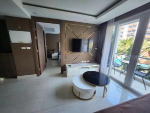 芭堤雅市中心 Grand Avenue 一卧室公寓城景酒吧街 高速互联网智能电视