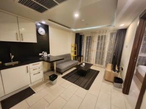 芭堤雅市中心 Grand Avenue 一卧室公寓城景酒吧街 高速互联网智能电视