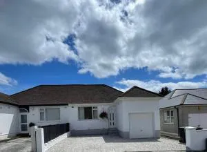 Beautiful Bungalow - Tamerton Foliot