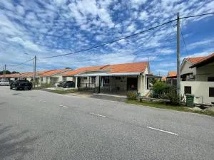 Khadijah Homestay Kuantan - Kampong Soi