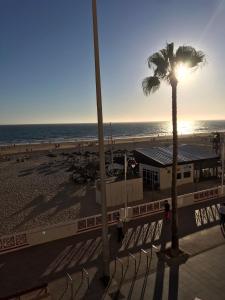 Mirando al Mar con Wifi y Terraza 1ª línea playa