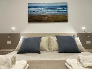 Virgilio hosting Casa Nuovissima Vista Mare