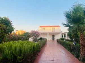 Villetta San Leone Alta - فيلاجيو موس