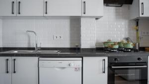 4B2 brand new flat with air conditioning in Center