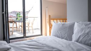 4B2 brand new flat with air conditioning in Center