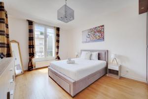 Joli 90m2 - 2 ch proche Champs-Elysees, climatise