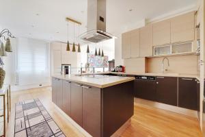 Joli 90m2 - 2 ch proche Champs-Elysees, climatise