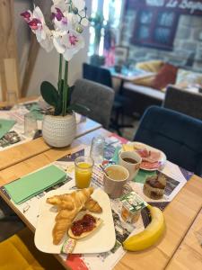 Hotels Hotel Le Bayeux : photos des chambres