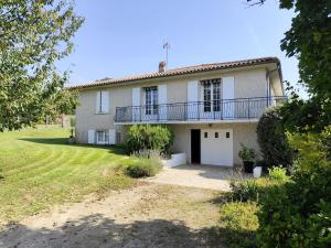 Maisons d'hotes Jolie chambre independante avec salle d-eau privee : Chambre Double avec Salle de Bains Privative