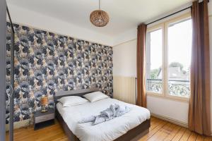 Cozy house with garage & large garden, PARIS Center 30min RER A, Orly airport