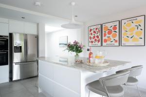 Luxury Family Home in Central Windsor with Large Garden, Games Room, Office, Parking & Pet-Friendly