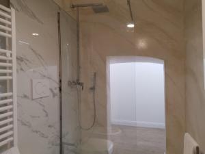 Deluxe Double Room with Shower