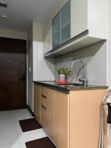 Jennifers Abode - 101 Newport Boulevard Pasay