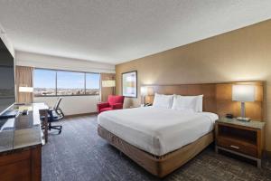 Standard King Room room in DoubleTree by Hilton Spokane City Center