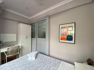 Newton 103 Bright 1Bhk in Bandra near Lilavati