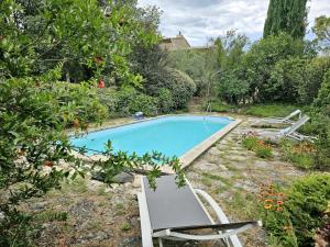 Superbe Mas Provençal avec piscine au pied de Gordes