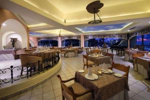 Wyndham Grand CancunInclusive Resort & Villas