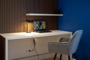 Warsaw Old Town Apt - Top Location, Workspace - by Rentujemy