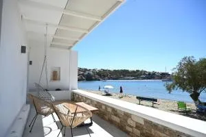 Beachfront cycladic suite Irene Apartments boutique hotel - Kanala