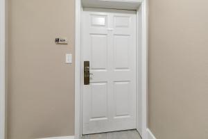 Majestic Beach Towers 1-609