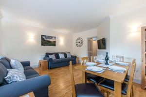 The Tea House - A Stones Throw from Beach