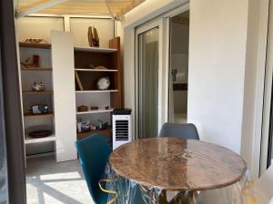 Appartements Agreable T2 climatise avec Loggia, Parking, et Wifi a Balaruc-les-Bains - FR-1-553-250 : photos des chambres