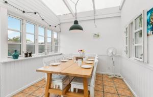 4 Bedroom Cozy Home In Nyborg