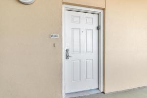 Majestic Beach Towers 1-2013