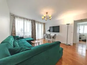 Parking gratuit - Balcon - Proche La Défense - Suresnes