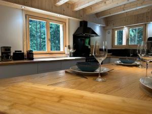 Chalet moderne à Samoëns avec cheminée et terrasse - FR-1-624-5