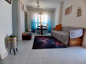 شاليه علوى بالروف بقرية فينيسا باجمل شواطئ السخنه