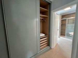 Dream Serenity, Stylish Host