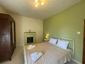 Whispering Stream - Vizitsa