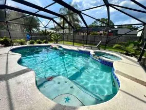 Cozy house with private pool and heated jacuzzi - Frontenac
