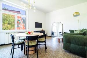 Iris by PortofinoHomes