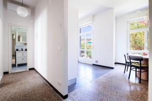 Iris by PortofinoHomes