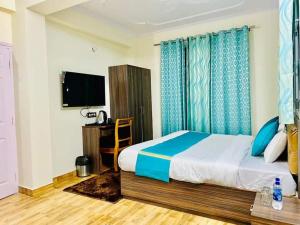 Stayenest Mashobra with balcony view