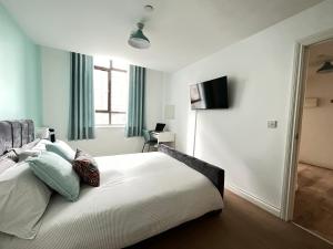 Central Birmingham Modern Apt