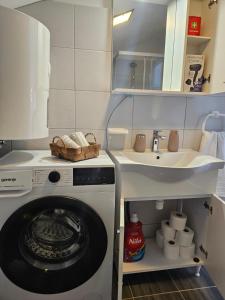 Adriatic sunset cruise 