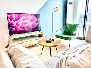 City View Apartment In Downtown!