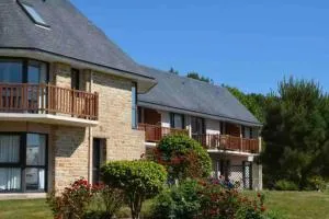 Joli T2 Résidence du Golf avec terrasse - Kervénos