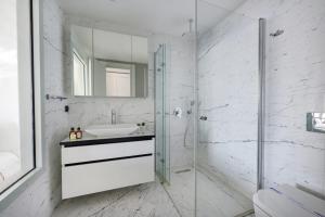 Gorgeous Bright Studio Parking PoolViews! #135